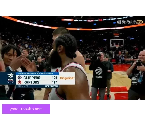 快船大胜猛龙横扫对手小卡砍27分马瑟林加兰合力高分