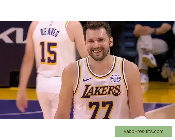 海斯：教练强调与艾顿一起守住禁区 东契奇复出需避免再吃技术犯规